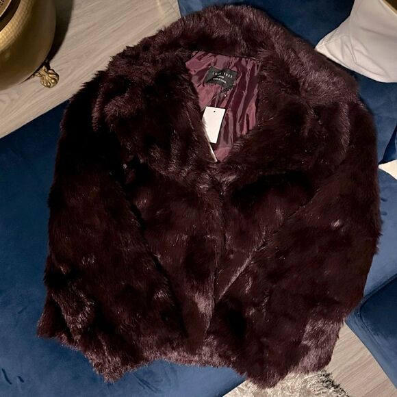 PLUM FAUX FUR JACKET! - Picture 4 of 6